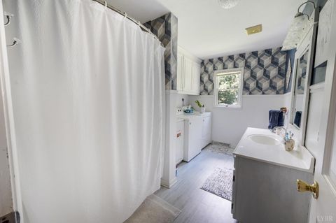 Tiny photo for 3105 Horseshoe Road, Appomattox, VA 24522 (MLS # 361583)