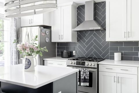 Tiny photo for 1103 Ivy Pl PL, Forest, VA 24551 (MLS # 366253)