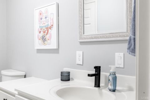 Tiny photo for 1103 Ivy Pl PL, Forest, VA 24551 (MLS # 366253)