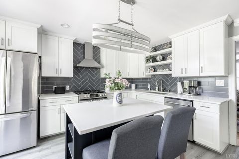Tiny photo for 1103 Ivy Pl PL, Forest, VA 24551 (MLS # 366253)