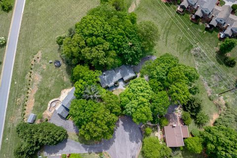 Tiny photo for 1103 Ivy Pl PL, Forest, VA 24551 (MLS # 366253)