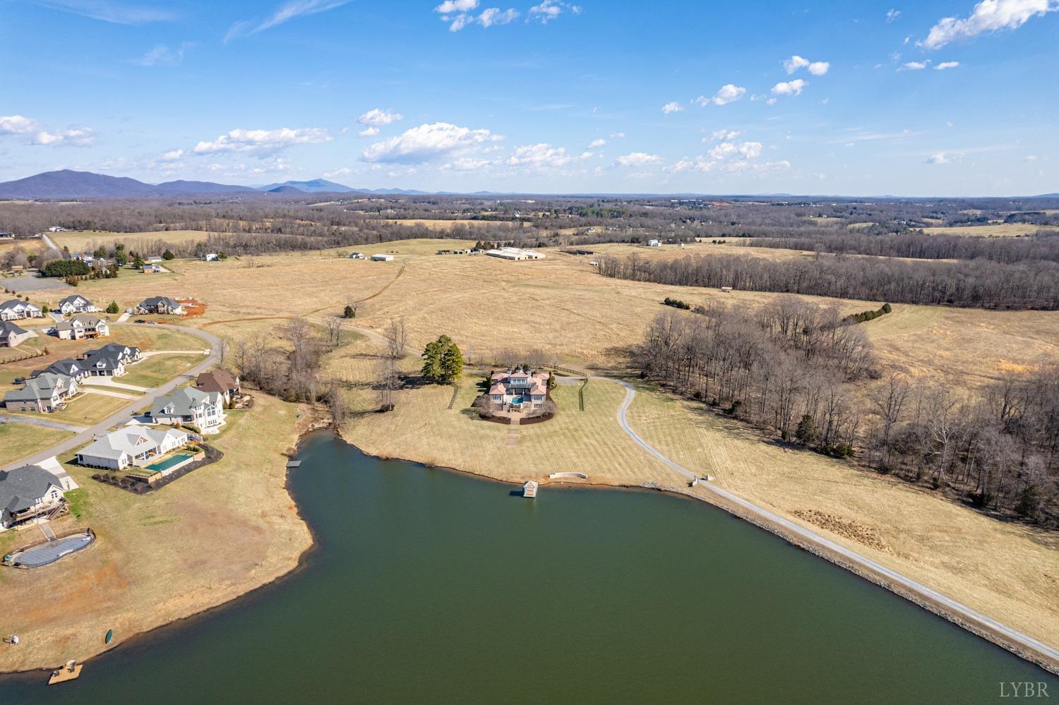 1240 W Crossing Drive, Forest, Virginia image 23