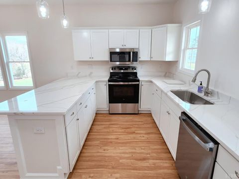 Tiny photo for 1509 Clearview Road, Bedford, VA 24523 (MLS # 365019)