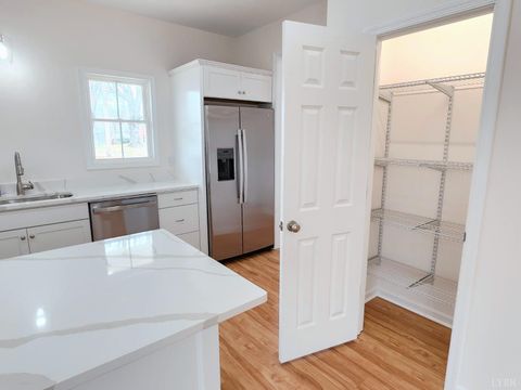 Tiny photo for 1509 Clearview Road, Bedford, VA 24523 (MLS # 365019)