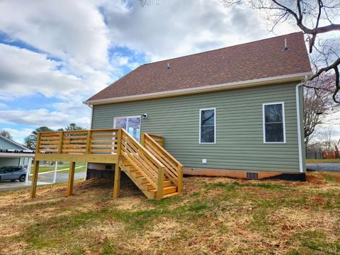 Tiny photo for 1509 Clearview Road, Bedford, VA 24523 (MLS # 365019)