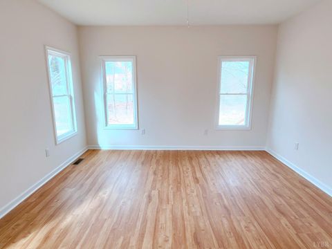 Tiny photo for 1509 Clearview Road, Bedford, VA 24523 (MLS # 365019)