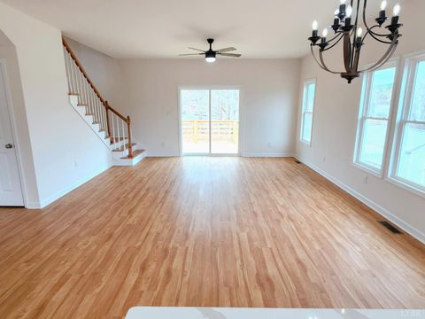 Tiny photo for 1509 Clearview Road, Bedford, VA 24523 (MLS # 365019)