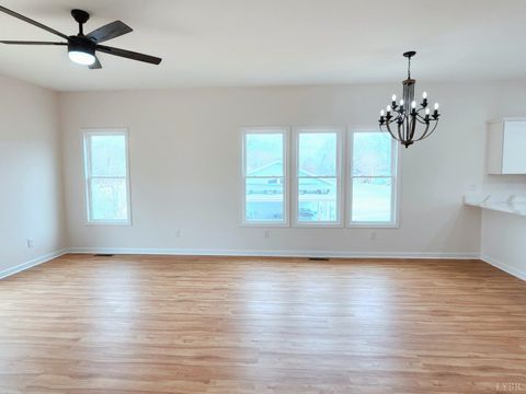 Tiny photo for 1509 Clearview Road, Bedford, VA 24523 (MLS # 365019)