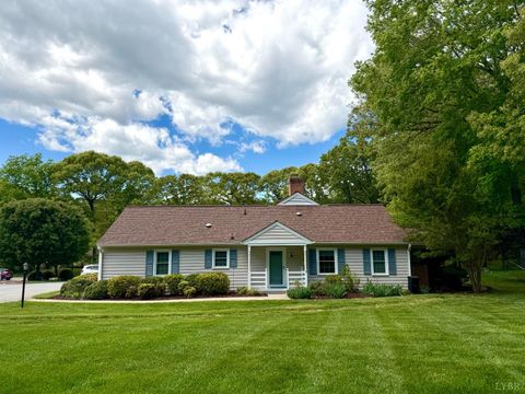 Photo of 411 Clays Crossing Drive, Forest, VA 24551 (MLS # 365981)