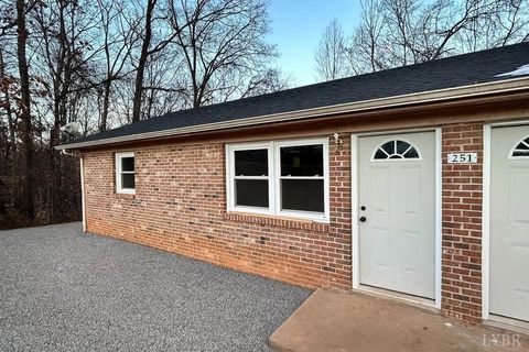 Tiny photo for 251 Lakeview Drive #A, Madison Heights, VA 24572 (MLS # 363656)