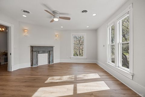 Tiny photo for 1221 Oakwood Street, Bedford, VA 24523 (MLS # 365094)