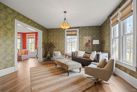 Tiny photo for 1221 Oakwood Street, Bedford, VA 24523 (MLS # 365094)