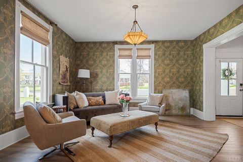 Tiny photo for 1221 Oakwood Street, Bedford, VA 24523 (MLS # 365094)