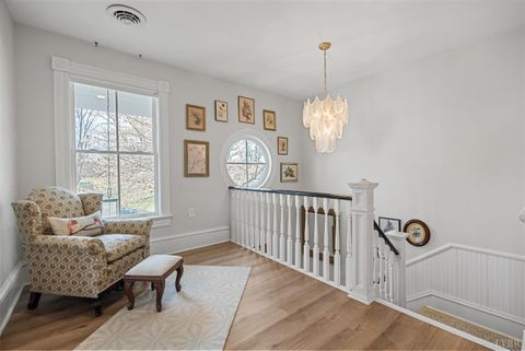 Tiny photo for 1221 Oakwood Street, Bedford, VA 24523 (MLS # 365094)