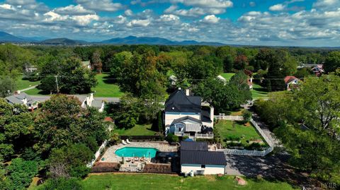 Tiny photo for 1221 Oakwood Street, Bedford, VA 24523 (MLS # 365094)