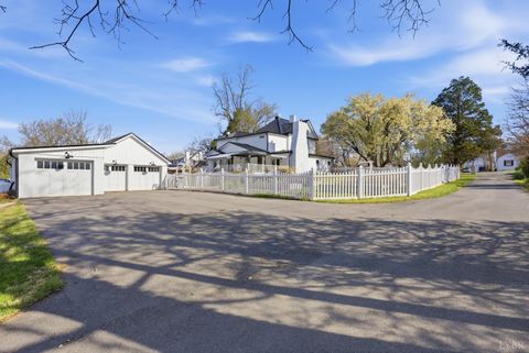 Tiny photo for 1221 Oakwood Street, Bedford, VA 24523 (MLS # 365094)