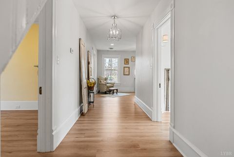 Tiny photo for 1221 Oakwood Street, Bedford, VA 24523 (MLS # 365094)