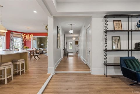 Tiny photo for 1221 Oakwood Street, Bedford, VA 24523 (MLS # 365094)