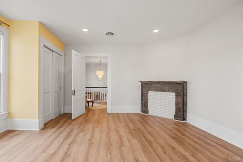 Tiny photo for 1221 Oakwood Street, Bedford, VA 24523 (MLS # 365094)