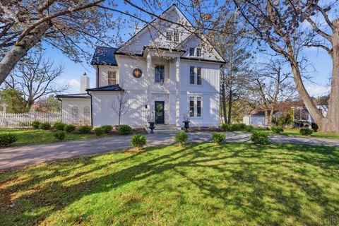 Tiny photo for 1221 Oakwood Street, Bedford, VA 24523 (MLS # 365094)