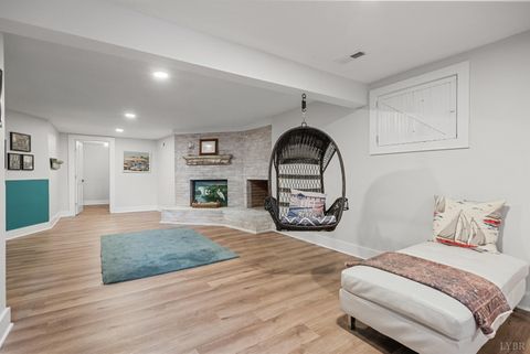 Tiny photo for 1221 Oakwood Street, Bedford, VA 24523 (MLS # 365094)