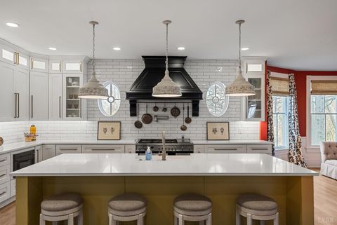 Tiny photo for 1221 Oakwood Street, Bedford, VA 24523 (MLS # 365094)