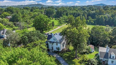 Tiny photo for 1221 Oakwood Street, Bedford, VA 24523 (MLS # 365094)