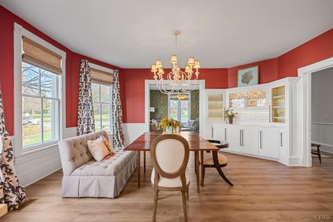 Tiny photo for 1221 Oakwood Street, Bedford, VA 24523 (MLS # 365094)