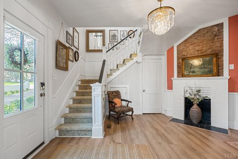 Tiny photo for 1221 Oakwood Street, Bedford, VA 24523 (MLS # 365094)