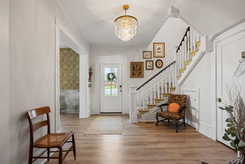 Tiny photo for 1221 Oakwood Street, Bedford, VA 24523 (MLS # 365094)