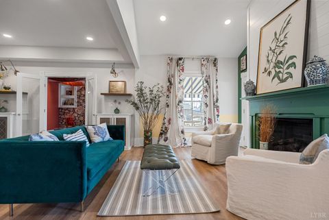 Tiny photo for 1221 Oakwood Street, Bedford, VA 24523 (MLS # 365094)