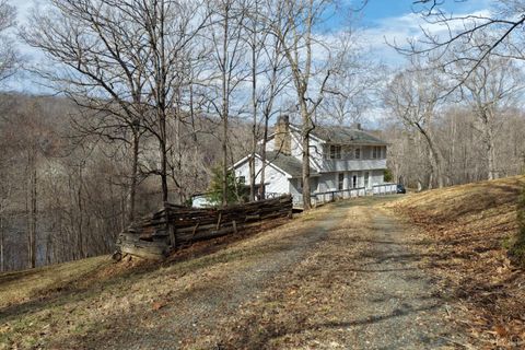 Tiny photo for 426 Burgess Road, Madison Heights, VA 24572 (MLS # 365063)