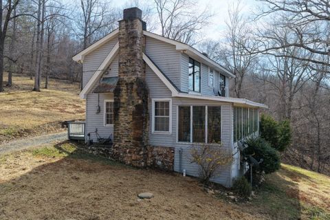 Tiny photo for 426 Burgess Road, Madison Heights, VA 24572 (MLS # 365063)