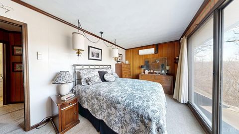 Tiny photo for 426 Burgess Road, Madison Heights, VA 24572 (MLS # 365063)