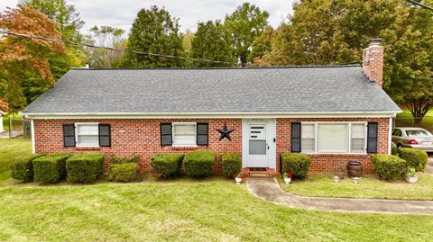 Photo of 4316 Montgomery Road, Lynchburg, VA 24503 (MLS # 362878)