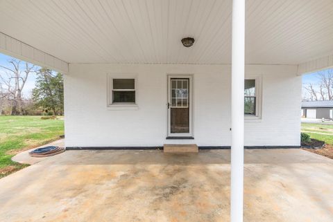 Tiny photo for 111 Saturn St. St, Lynchburg, VA 24502 (MLS # 364991)
