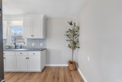 Tiny photo for 111 Saturn St. St, Lynchburg, VA 24502 (MLS # 364991)