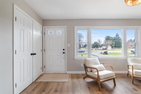 Tiny photo for 111 Saturn St. St, Lynchburg, VA 24502 (MLS # 364991)