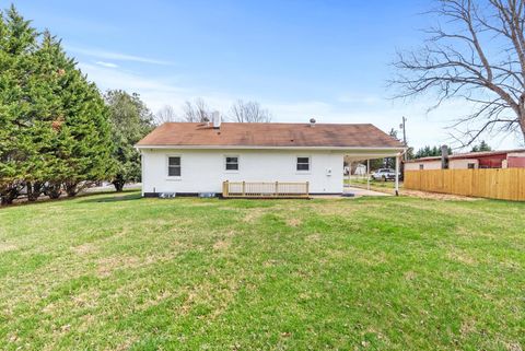 Tiny photo for 111 Saturn St. St, Lynchburg, VA 24502 (MLS # 364991)