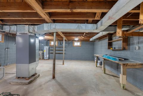 Tiny photo for 111 Saturn St. St, Lynchburg, VA 24502 (MLS # 364991)