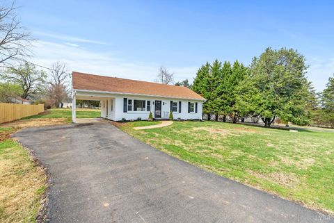 Tiny photo for 111 Saturn St. St, Lynchburg, VA 24502 (MLS # 364991)