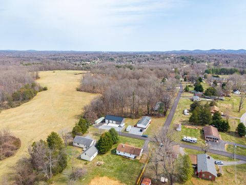 Tiny photo for 111 Saturn St. St, Lynchburg, VA 24502 (MLS # 364991)