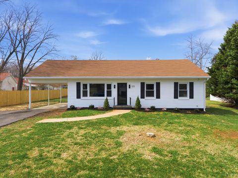 Tiny photo for 111 Saturn St. St, Lynchburg, VA 24502 (MLS # 364991)