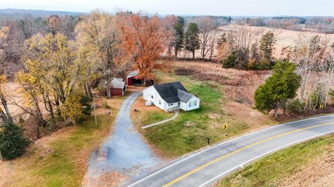 Tiny photo for 1089 Straightstone Road, Long Island, VA 24569 (MLS # 363238)