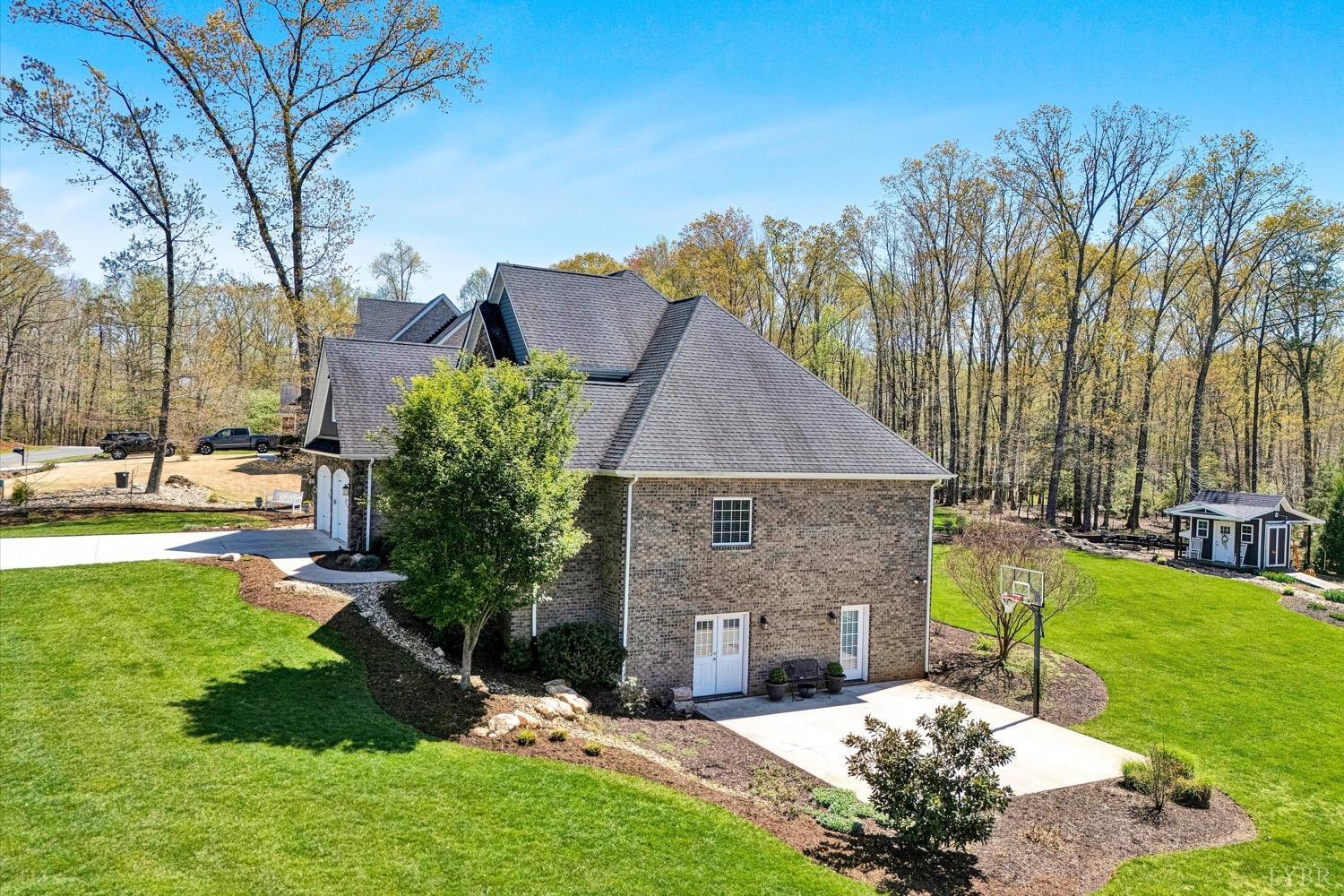 1062 Ivy Creek Drive, Forest, Virginia image 2