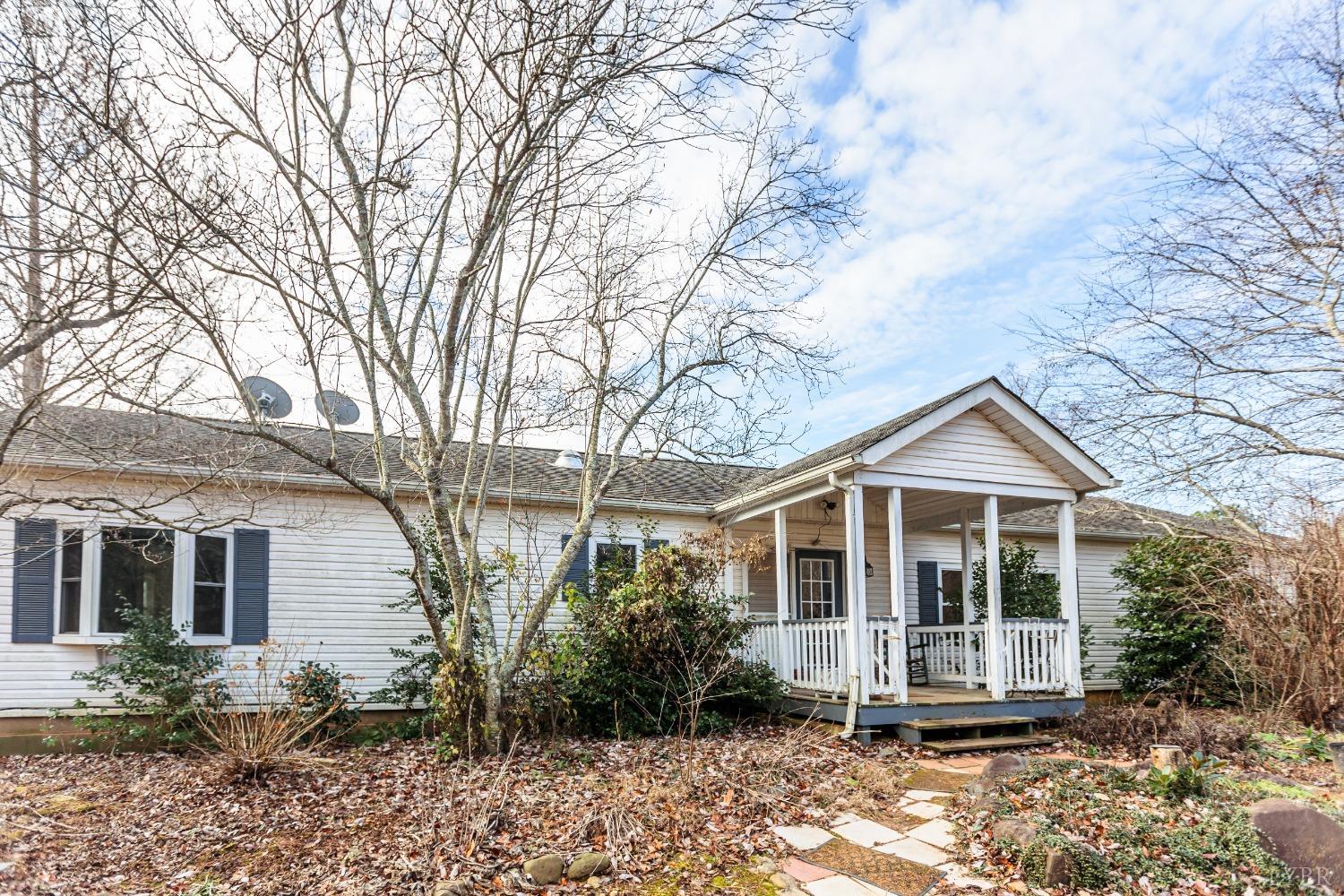 1607 Blackberry Lane, Appomattox, Virginia image 2