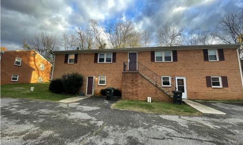 Photo of 54 Village Road, Lynchburg, VA 24502 (MLS # 365644)