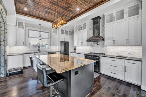 Tiny photo for 119 Ralls Apple Lane, Madison Heights, VA 24572 (MLS # 364322)