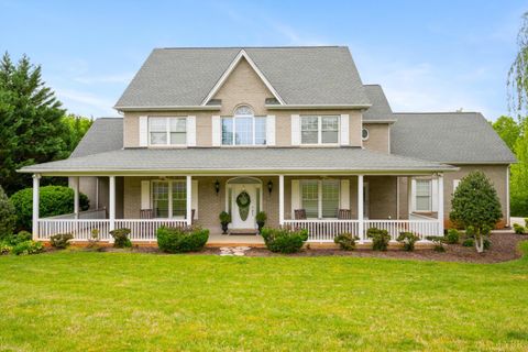 Photo of 1254 Ivy Creek Drive, Forest, VA 24551 (MLS # 366331)