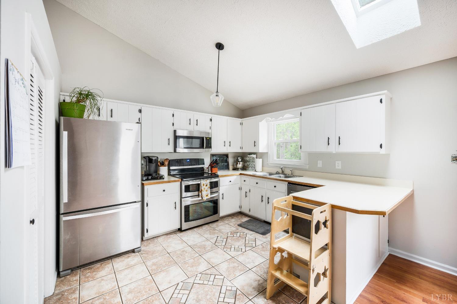 400 Cambridge Drive, Lynchburg, Virginia image 5